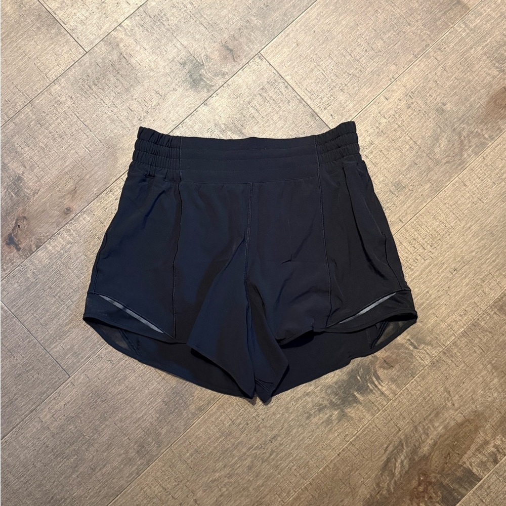 Lululemon Hotty Hot HR 4” short
